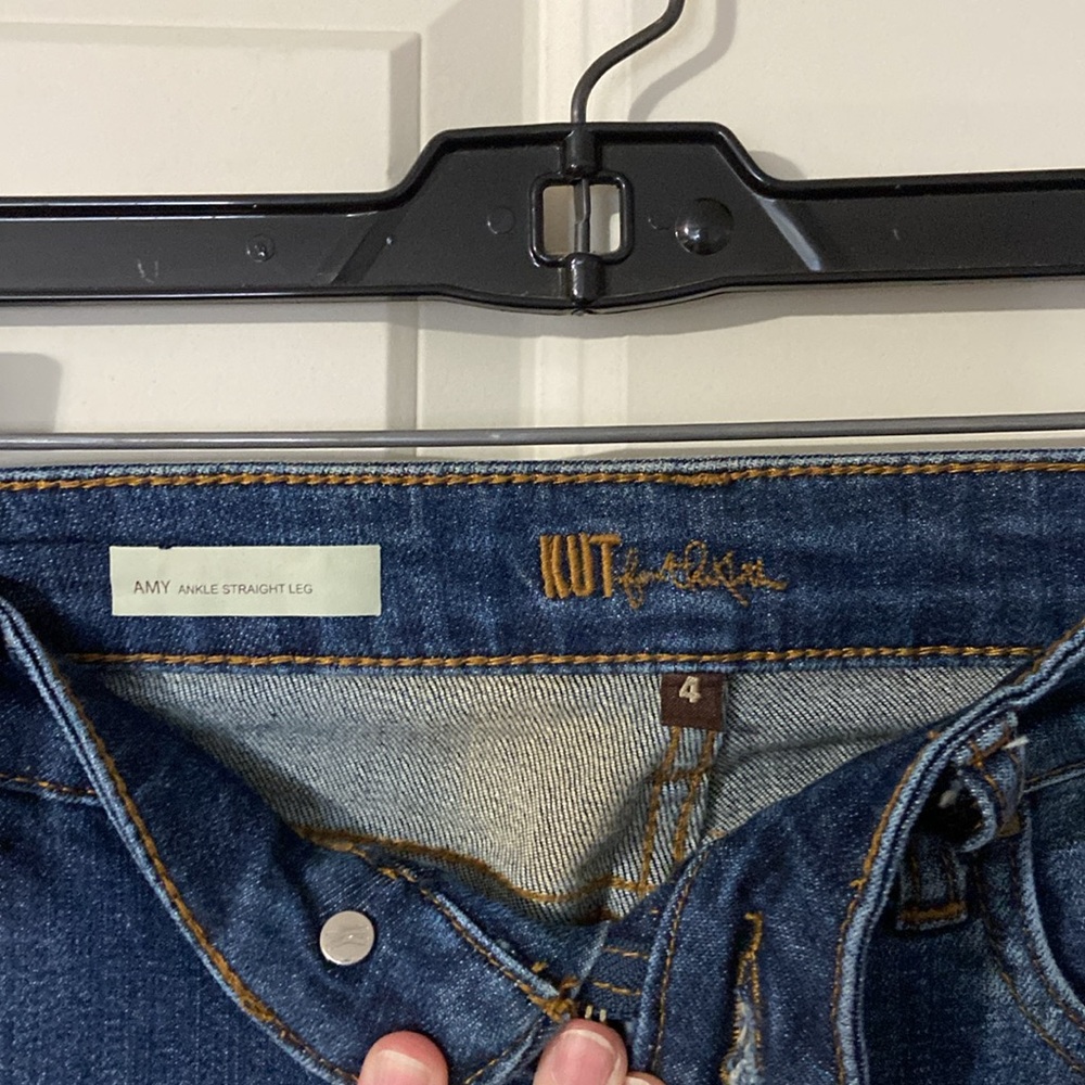 Kut “Amy” crop with cuff. , like new..2 pair. One pair has torn left knee - Picture 3 of 7